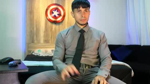 Snapshot of andrew_elliot chatting on February 2025 04:29:01 AM Andrew online show from February 2025 04:29:01 AM