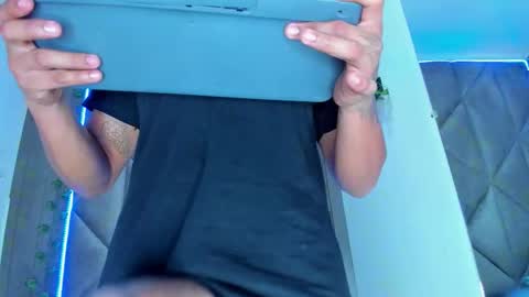 ANDREW KENNOXX online show from February 2026 07:20:01 PM