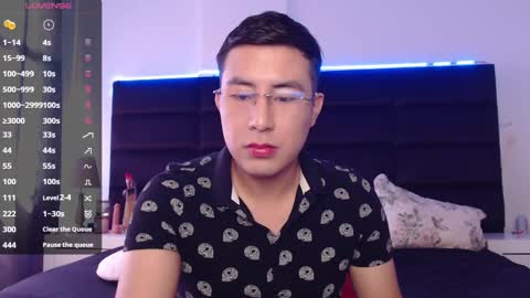 andrewmhilton_ online show from January 2025 06:53:02 PM