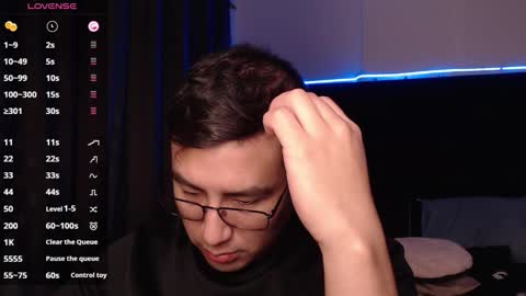 andrewmhilton_ online show from October 2025 06:56:02 AM