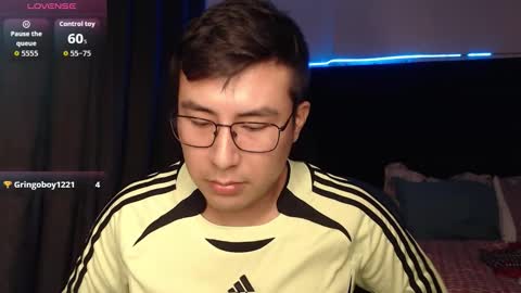 andrewmhilton_ online show from December 2025 06:19:01 AM