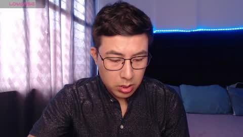 andrewmhilton_ online show from April 2026 05:54:02 PM