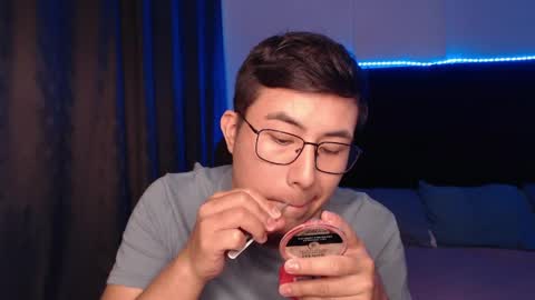 andrewmhilton_ online show from April 2026 06:14:01 AM