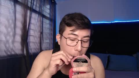 andrewmhilton_ online show from April 2026 07:36:01 PM