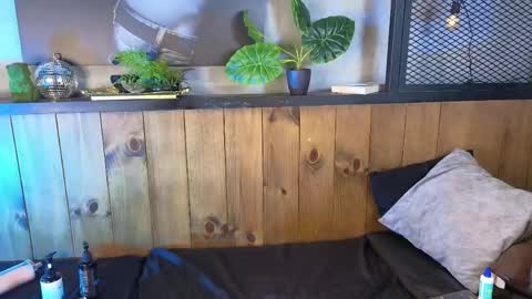 AndreWortix online show from April 2026 06:05:02 AM