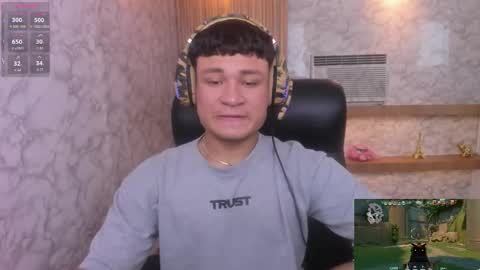 Andrew online show from December 2025 09:12:02 PM