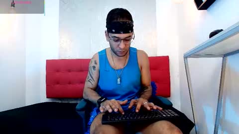   online show from November 2025 09:03:01 PM