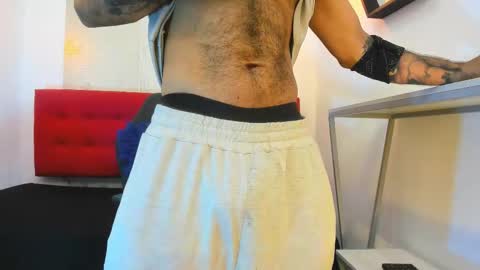   online show from December 2025 08:04:02 PM