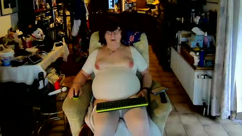 androgynia online show from August 2026 04:49:01 AM
