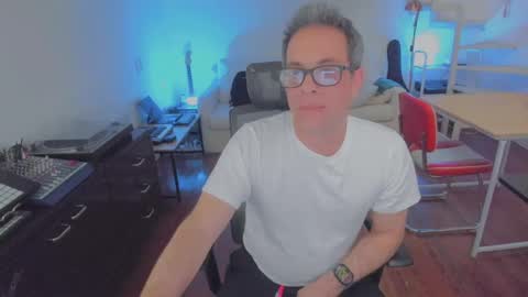 Snapshot of andy0pandi chatting on September 2025 10:42:01 PM Andrew online show from September 2025 10:42:01 PM