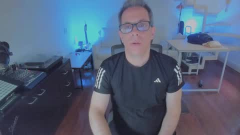 Andrew online show from November 2025 07:38:01 PM