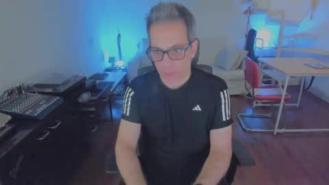 Andrew online show from December 2025 10:47:02 PM