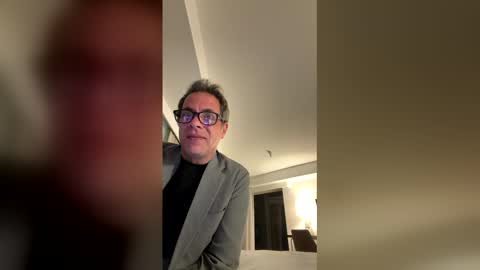 Andrew online show from May 2026 04:52:02 AM