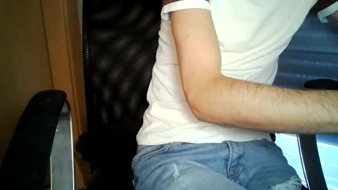 andy_24j online show from September 2025 01:22:02 PM