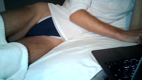 andy_24j online show from October 2025 06:09:02 PM