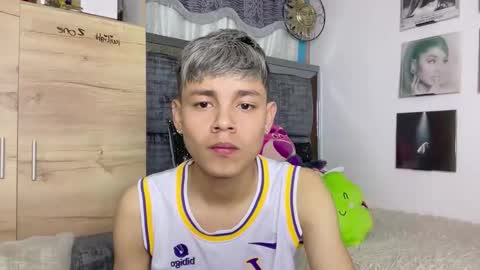 Andy online show from November 2025 04:18:02 PM