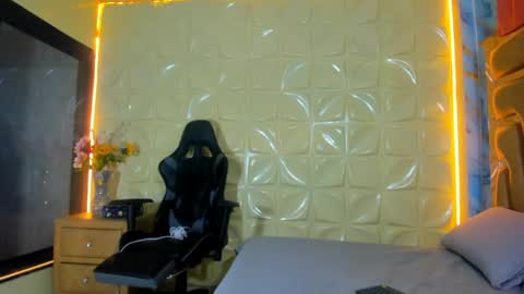 Snapshot of andy_femboy_ chatting on March 2026 06:41:02 PM andy femboy online show from March 2026 06:41:02 PM