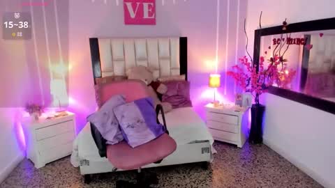 Andrea online show from December 2025 01:28:02 PM