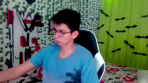 Snapshot of andy_gray01 chatting on November 2025 12:04:01 PM Andy Gray online show from November 2025 12:04:01 PM