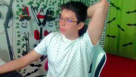 Snapshot of andy_gray01 chatting on November 2025 12:05:02 PM Andy Gray online show from November 2025 12:05:02 PM