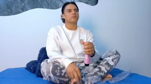 andyhot__ online show from April 2026 12:03:01 PM