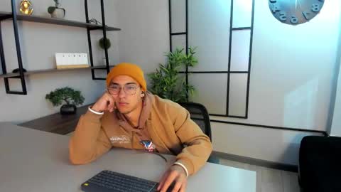 Andy Joy  online show from November 2025 11:32:01 AM