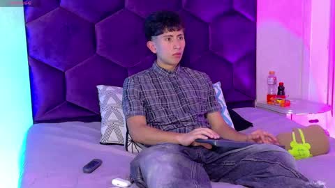 Snapshot of andyjustgame_ chatting on April 2026 04:18:02 AM andyjustgame online show from April 2026 04:18:02 AM