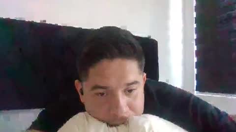 andyzeta10 online show from December 2024 05:33:01 PM