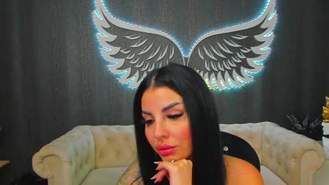 Anne online show from January 2025 01:43:02 AM