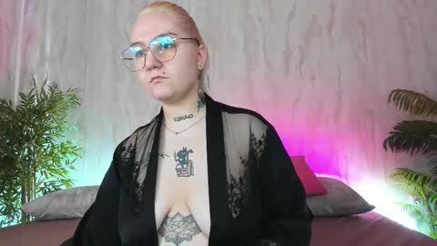 Snapshot of anet_dream chatting on November 2025 05:04:02 PM Anet Dream online show from November 2025 05:04:02 PM