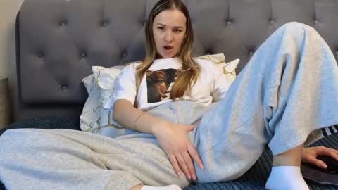 Snapshot of ange1ok chatting on February 2026 09:14:01 AM ange1ok online show from February 2026 09:14:01 AM