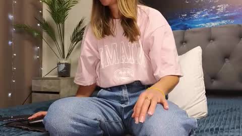 Snapshot of ange1ok chatting on March 2026 12:08:01 PM ange1ok online show from March 2026 12:08:01 PM