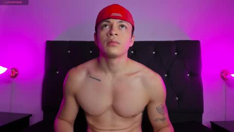 Angel Cuervo online show from September 2025 12:39:01 PM