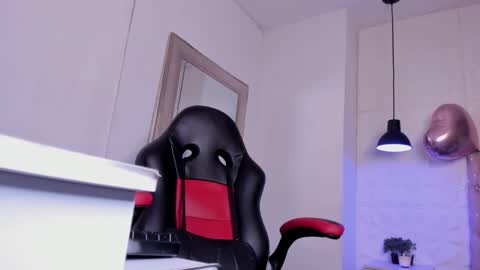 angel hardy online show from September 2025 12:06:01 PM