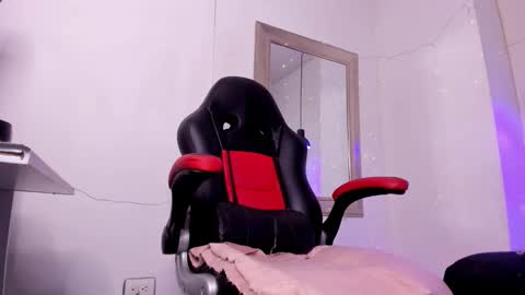 angel hardy online show from November 2025 12:05:02 PM