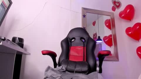 angel hardy online show from February 2026 12:03:01 PM