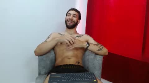 angel_kyrozz online show from October 2025 07:47:01 PM