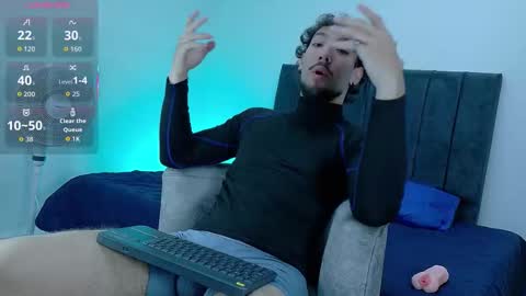 angel_kyrozz online show from February 2026 07:10:01 PM