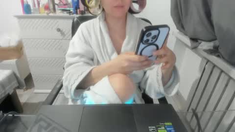 angel_lee__ online show from January 2025 11:27:02 AM