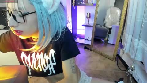 Angel online show from April 2026 04:57:01 AM