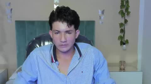 Snapshot of angel_of_sinn chatting on April 2026 03:00:01 AM angel_of_sinn online show from April 2026 03:00:01 AM