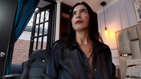 Nicolle  online show from January 2025 11:51:02 AM