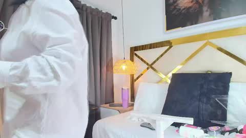 Nicolle  online show from March 2026 11:25:01 AM