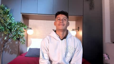 Snapshot of angel_silva_ chatting on April 2026 12:21:01 PM Angel online show from April 2026 12:21:01 PM