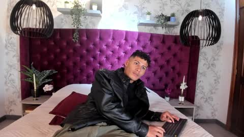 Snapshot of angel_silva_ chatting on April 2026 11:59:01 AM Angel online show from April 2026 11:59:01 AM