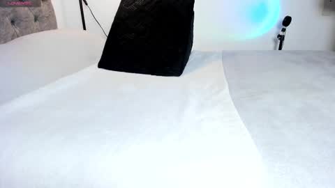 Snapshot of angel_sunshine chatting on January 2026 05:33:02 AM Angel online show from January 2026 05:33:02 AM