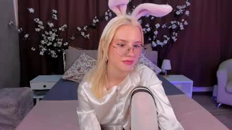 Snapshot of angel_tessa chatting on June 2026 01:54:02 PM Angelica online show from June 2026 01:54:02 PM