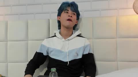 Snapshot of angel_yuhog chatting on November 2025 09:50:01 PM Angel online show from November 2025 09:50:01 PM