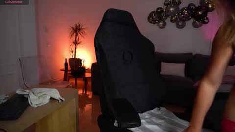 Angela online show from April 2026 09:20:02 PM