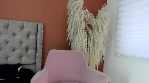 Ange online show from October 2025 07:36:02 PM